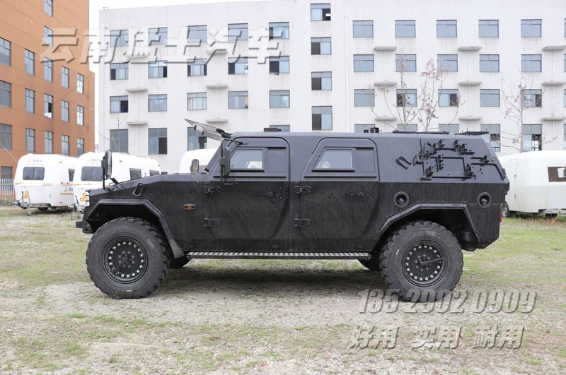 東風(fēng)猛士,CSK162,防護(hù)型突擊車,6座猛士車,高機(jī)動越野車,四驅(qū)猛士車