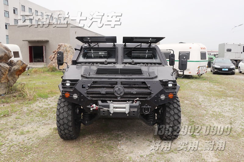 東風(fēng)猛士,CSK162,防護(hù)型突擊車,6座猛士車,高機(jī)動越野車,四驅(qū)猛士車