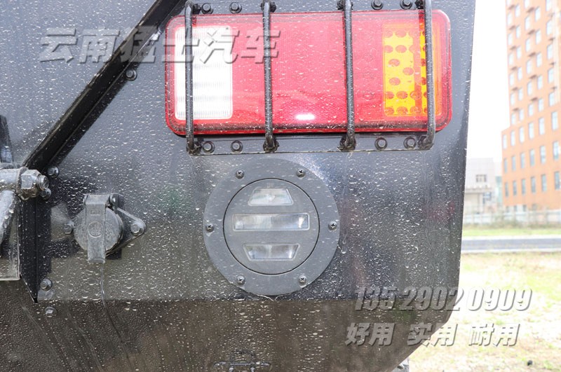 東風(fēng)猛士,CSK162,防護(hù)型突擊車,6座猛士車,高機(jī)動越野車,四驅(qū)猛士車