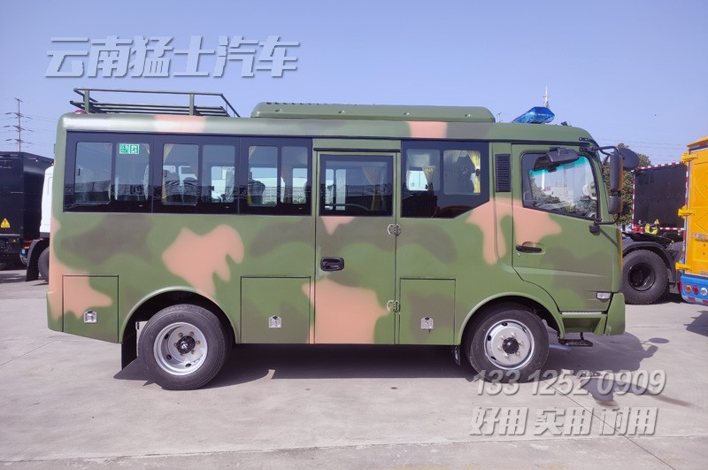 沙漠客車(chē),四驅(qū)越野客車(chē),東風(fēng)客車(chē),15座中巴車(chē),沙漠旅游車(chē)