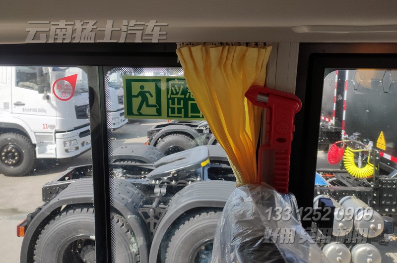 沙漠客車(chē),四驅(qū)越野客車(chē),東風(fēng)客車(chē),15座中巴車(chē),沙漠旅游車(chē)