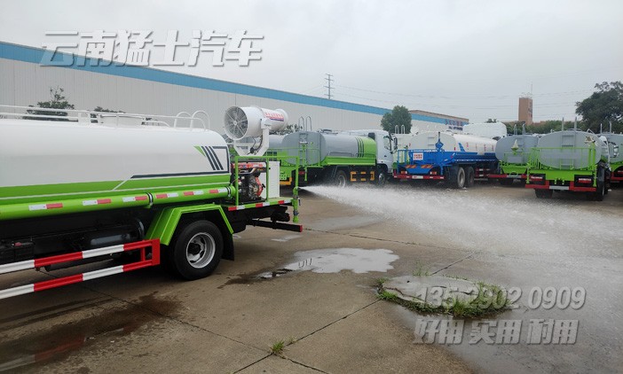 東風(fēng)福瑞卡灑水車(chē),東風(fēng)輕卡灑水車(chē),防疫消毒車(chē),農(nóng)藥噴灑車(chē),市政環(huán)衛(wèi)車(chē),綠化噴灑車(chē),抑塵車(chē),4*2小型環(huán)衛(wèi)車(chē)