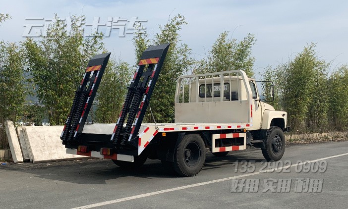 四驅(qū)挖機(jī)平板車,EQ1093尖頭越野車,東風(fēng)4*4專用車,越野專用車,清障挖機(jī)車,尖頭平板運輸車,多功能運輸車