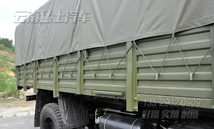 東風(fēng)運(yùn)兵車,4*2卡車,六噸運(yùn)輸車,EQ1118GA,越野卡車,四驅(qū)卡車
