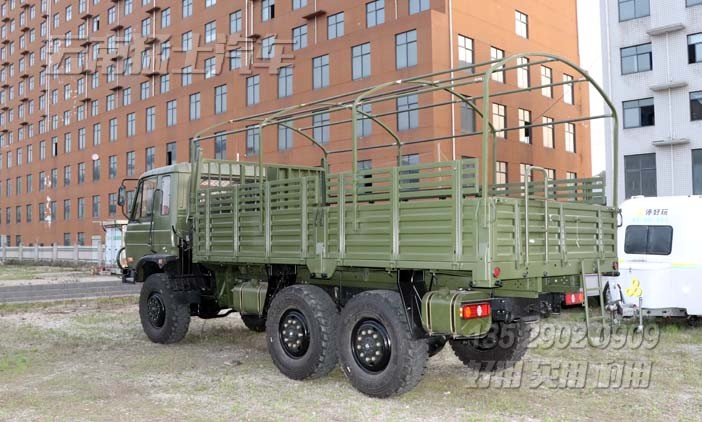 東風六驅越野卡車,四驅六驅越野車,越野專用車,EQ2102G,EQ246,軍用越野卡車,六驅運兵車