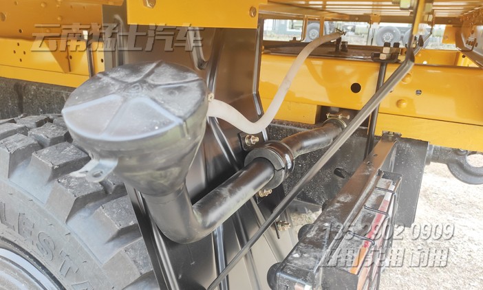 東風(fēng)六驅(qū)卡車(chē),六驅(qū)越野車(chē),東風(fēng)軍車(chē),軍用運(yùn)輸車(chē),越野卡車(chē),尖頭卡車(chē)