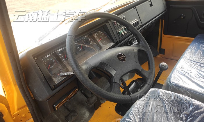 東風(fēng)六驅(qū)卡車(chē),六驅(qū)越野車(chē),東風(fēng)軍車(chē),軍用運(yùn)輸車(chē),越野卡車(chē),尖頭卡車(chē)