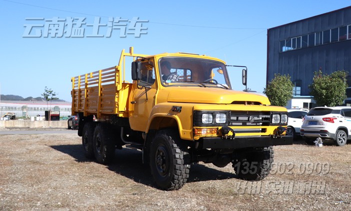 東風(fēng)六驅(qū)卡車(chē),六驅(qū)越野車(chē),東風(fēng)軍車(chē),軍用運(yùn)輸車(chē),越野卡車(chē),尖頭卡車(chē)