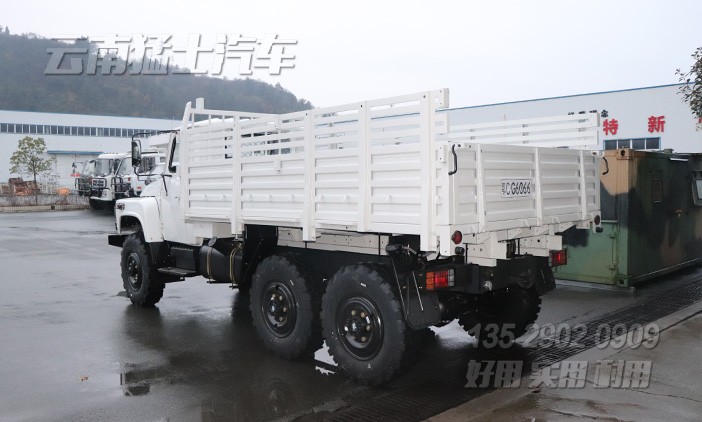 東風(fēng)六驅(qū)越野車,東風(fēng)尖頭卡車,四驅(qū)六驅(qū)長(zhǎng)頭卡車,東風(fēng)卡車出口,EQ240,6*6越野運(yùn)輸車