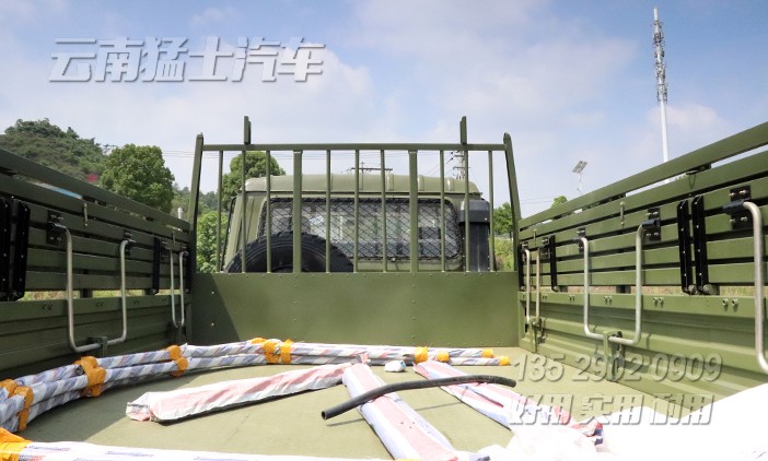 東風越野卡車,雙排卡車銷售,3.5噸越野卡車,EQ2102運兵車,東風四驅六驅卡車,東風卡車出口