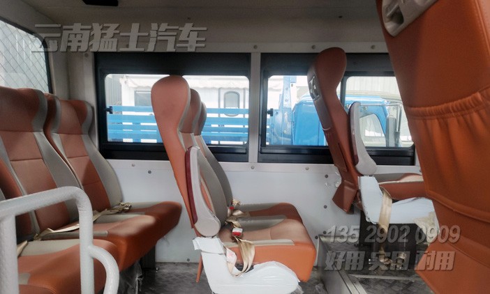 六驅(qū)越野專(zhuān)用車(chē),救援搶險(xiǎn)車(chē),油料運(yùn)輸車(chē),特種客車(chē),工程加運(yùn)油車(chē),3立方加油車(chē)