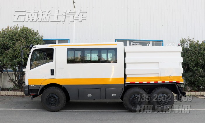 六驅(qū)越野專(zhuān)用車(chē),救援搶險(xiǎn)車(chē),油料運(yùn)輸車(chē),特種客車(chē),工程加運(yùn)油車(chē),3立方加油車(chē)