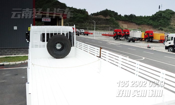 東風大力神銷售,25噸東風卡車,東風卡車銷售出口,東風六驅卡車,六驅越野卡車,6*6東風康明斯卡車