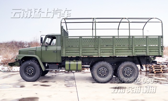 東風(fēng)六驅(qū)卡車,六驅(qū)越野卡車,EQ2100,東風(fēng)軍車,軍用運兵車,全驅(qū)運兵車,尖頭越野卡車,東風(fēng)245