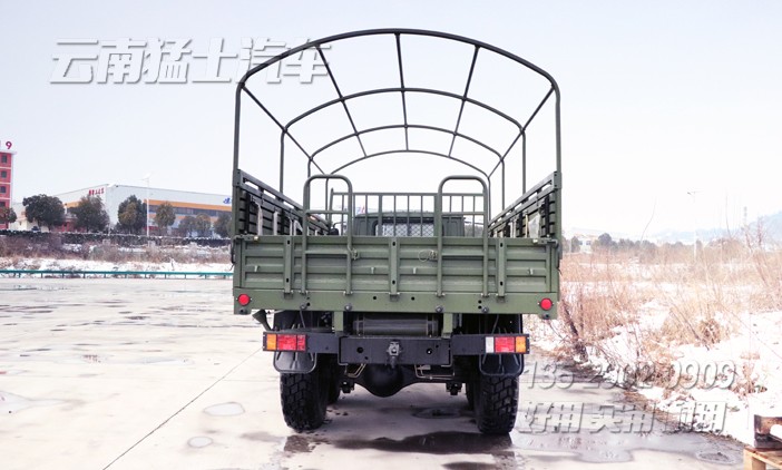 東風(fēng)六驅(qū)卡車,六驅(qū)越野卡車,EQ2100,東風(fēng)軍車,軍用運兵車,全驅(qū)運兵車,尖頭越野卡車,東風(fēng)245