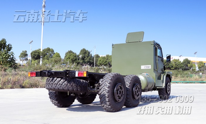 六驅(qū)裝甲車底盤,定制化專用車,裝甲車底盤,底盤設(shè)計(jì)改裝,長(zhǎng)頭越野底盤,越野專用車底盤