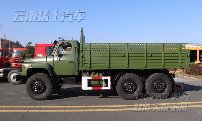 東風(fēng)尖頭自卸車,東風(fēng)六驅(qū)卡車,六驅(qū)自卸車,越野自卸車,自卸車出口,6*6自卸車,EQ2100貨車