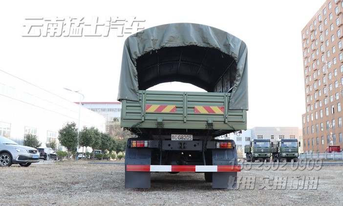 東風(fēng)尖頭自卸車,東風(fēng)六驅(qū)卡車,六驅(qū)自卸車,越野自卸車,自卸車出口,6*6自卸車,EQ2100貨車