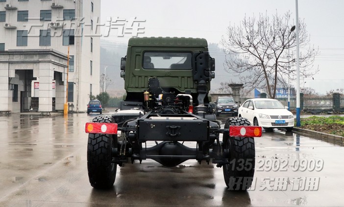 東風四驅(qū)底盤,越野專用車底盤,專用車底盤定制,卡車底盤出口,16噸底盤,4*4卡車底盤