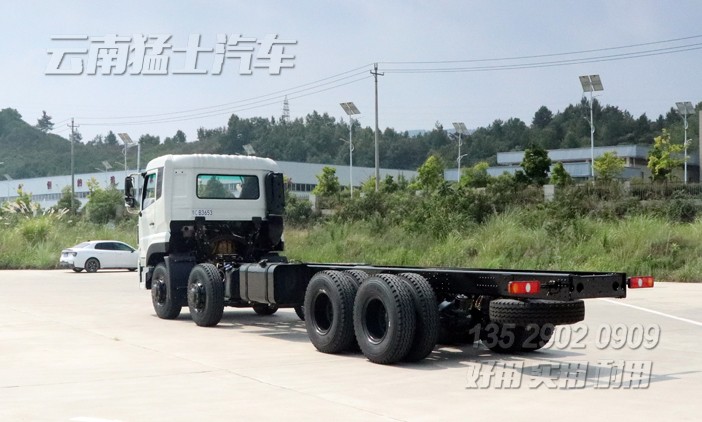 東風(fēng)8*4底盤(pán),專用車底盤(pán)改裝,東風(fēng)重型底盤(pán)出口,四橋卡車底盤(pán),30噸底盤(pán)出口