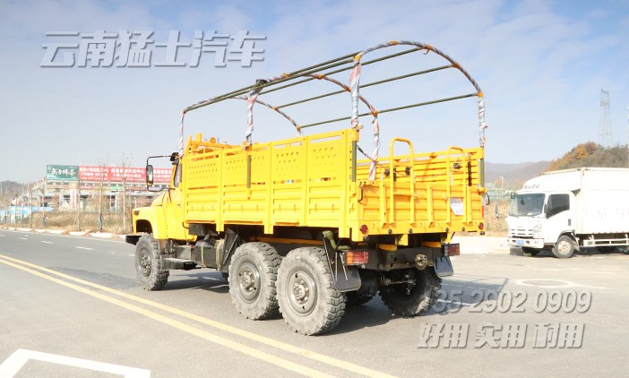 東風(fēng)六驅(qū)卡車,出口型卡車,尖頭載貨汽車,長(zhǎng)頭越野貨車,東風(fēng)經(jīng)典軍車,二噸半卡車,軍用越野車