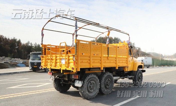 東風(fēng)六驅(qū)卡車,出口型卡車,尖頭載貨汽車,長(zhǎng)頭越野貨車,東風(fēng)經(jīng)典軍車,二噸半卡車,軍用越野車