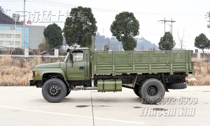 東風(fēng)尖頭車(chē)出口,210馬力長(zhǎng)頭卡車(chē),4*2尖頭車(chē),10噸卡車(chē),出口型卡車(chē),載貨汽車(chē)