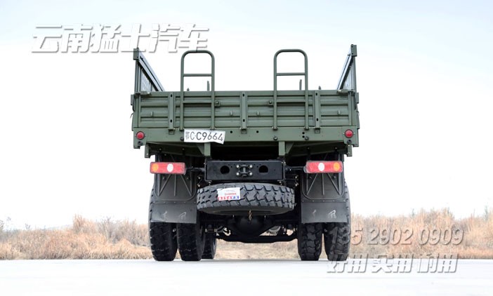 東風(fēng)尖頭車(chē)出口,210馬力長(zhǎng)頭卡車(chē),4*2尖頭車(chē),10噸卡車(chē),出口型卡車(chē),載貨汽車(chē)