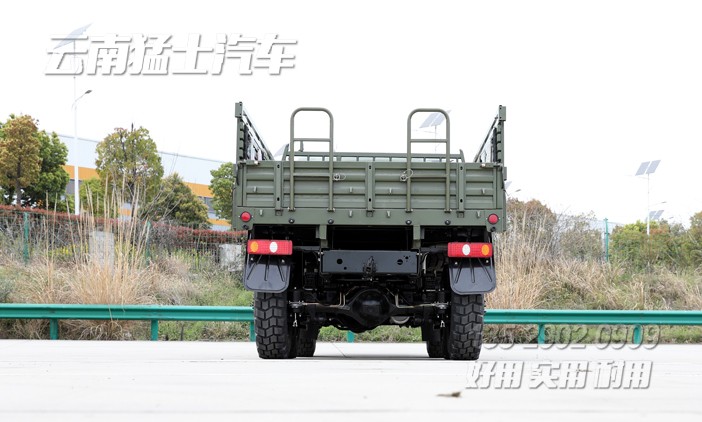 山貓卡車,平頭2082,六驅(qū)越野卡車,6*6公路運(yùn)輸車,柴油運(yùn)兵車,越野車改進(jìn)