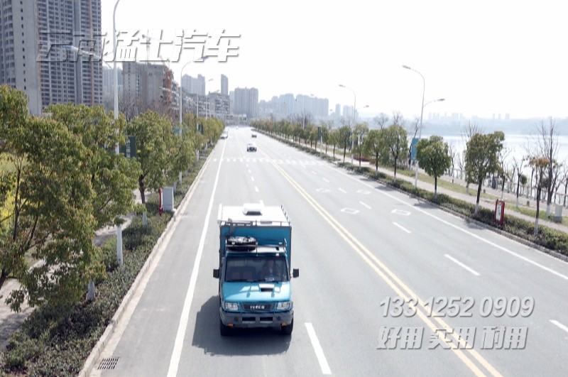 依維柯房車,四驅(qū)越野房車,自行式房車,房車露營(yíng),定制款房車,房車設(shè)計(jì),房車改裝