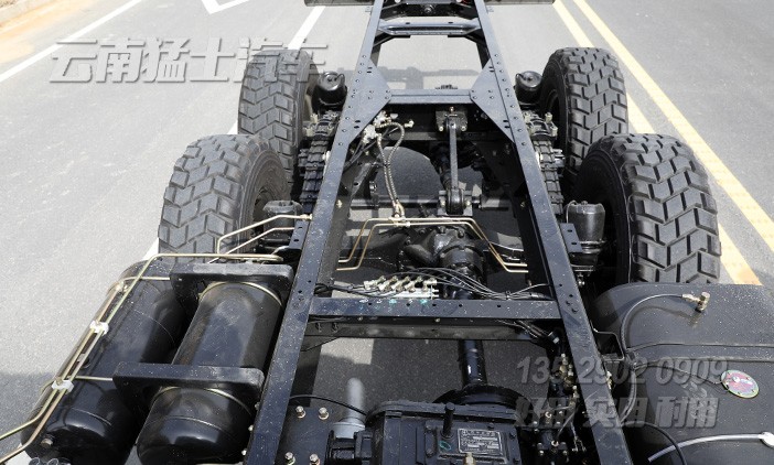 東風(fēng)六驅(qū),特種車底盤,加強(qiáng)型越野底盤,EQ2102GJ,10噸卡車底盤,6*6底盤配置