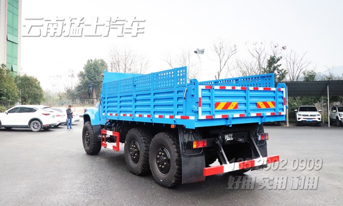 EQ2100自卸汽車,5噸尖頭自卸車,東風(fēng)藍(lán)自卸車,出口車專供,六驅(qū)自卸車,6*6公路運(yùn)輸車