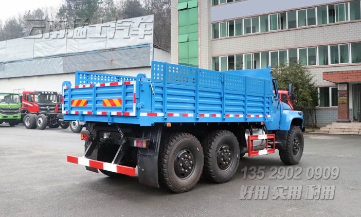 EQ2100自卸汽車,5噸尖頭自卸車,東風(fēng)藍(lán)自卸車,出口車專供,六驅(qū)自卸車,6*6公路運(yùn)輸車