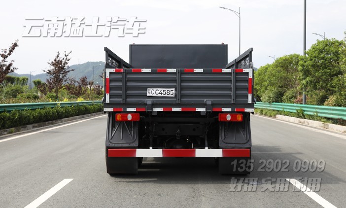 5噸自卸貨車,6*6越野自卸汽車,東風山貓,自卸卡車出口,六驅輕型卡車,新款自卸