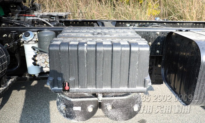 DFH2140B,4x4底盤,四驅(qū)越野車底盤,國(guó)六底盤改裝,東風(fēng)出口底盤配置,底盤改裝廠家
