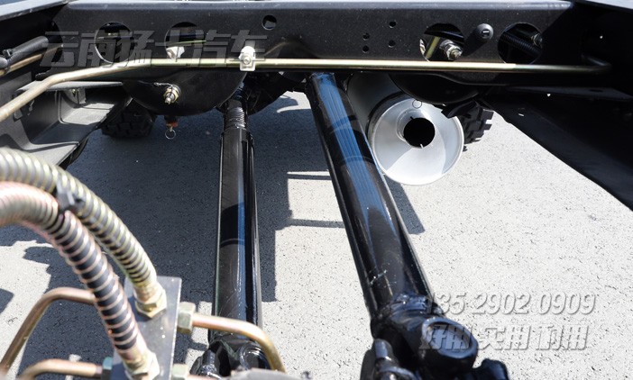 EQ240,東風藍卡車,尖頭卡車,出口長頭底盤,經(jīng)典越野卡車