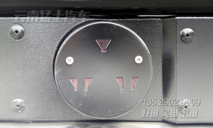 3噸卡車,雙排依維柯,依維柯2045,四驅雙排貨車