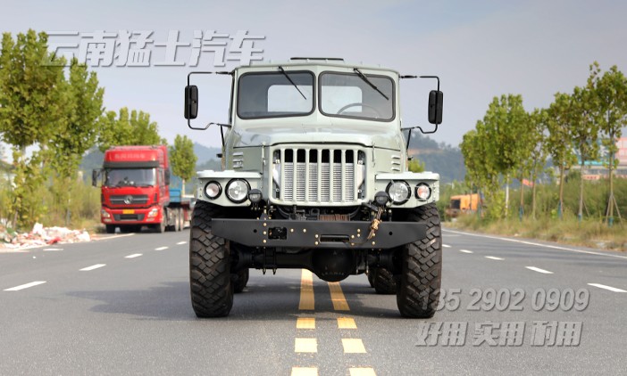 EQ2100E6D,6x6越野底盤,210馬力尖頭卡車,東風(fēng)經(jīng)典底盤,專用車出口,專用車改裝