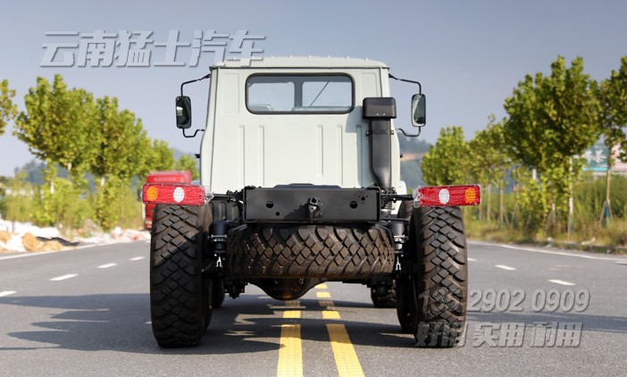EQ2100E6D,6x6越野底盤,210馬力尖頭卡車,東風(fēng)經(jīng)典底盤,專用車出口,專用車改裝