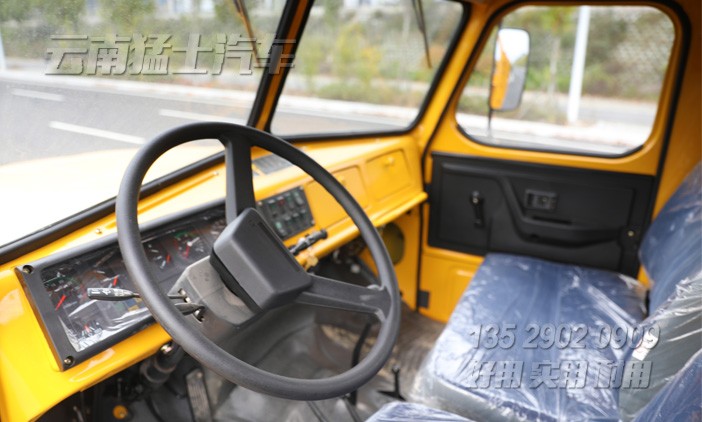 長鼻子卡車,雙擋風(fēng)玻璃,越野運(yùn)輸車,EQ240,東風(fēng)經(jīng)典6x6