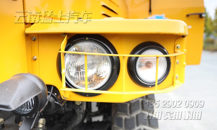 長鼻子卡車,雙擋風(fēng)玻璃,越野運(yùn)輸車,EQ240,東風(fēng)經(jīng)典6x6