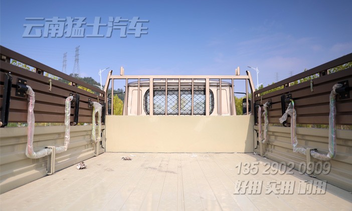 EQ2082,香檳色卡車(chē),東風(fēng)出口車(chē),東風(fēng)卡車(chē)廠家直銷(xiāo),專(zhuān)用貨車(chē),東風(fēng)六驅(qū)