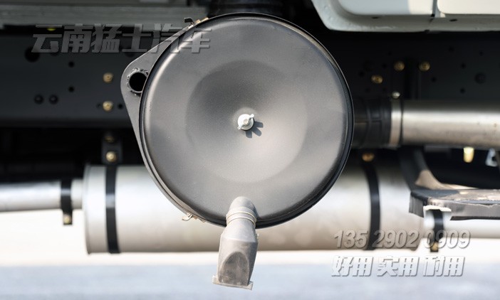 EQ245,東風民用越野車,4.8米貨箱卡車,六驅(qū)尖頭越野