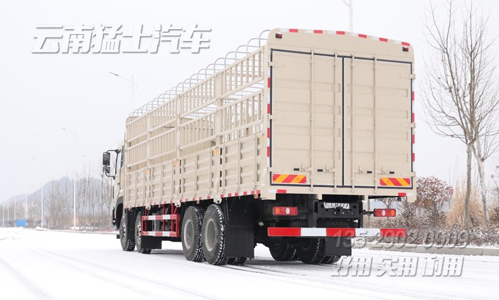 圍欄畜牧車,果蔬運(yùn)輸車,12米重型貨車,420馬力倉柵車,四橋卡車,東風(fēng)后八輪