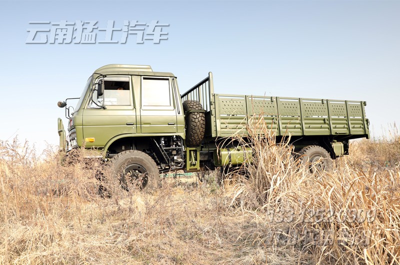 東風六驅越野車,EQ2102N,2102車門,2102操縱使用