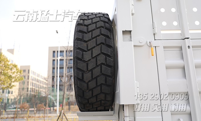 四驅(qū)翻斗車,東風(fēng)自卸車配置參數(shù),13噸自卸車,砂石運輸車