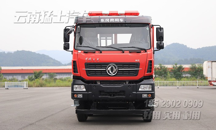 東風(fēng)天龍平板車,挖掘機(jī)平板車,爬梯平板車,9.4米板車,前四后八重型板車,DFH1310平板運輸車