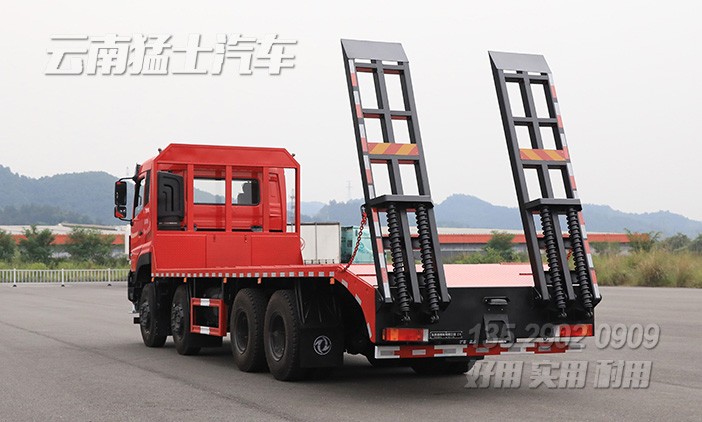 東風(fēng)天龍平板車,挖掘機(jī)平板車,爬梯平板車,9.4米板車,前四后八重型板車,DFH1310平板運輸車