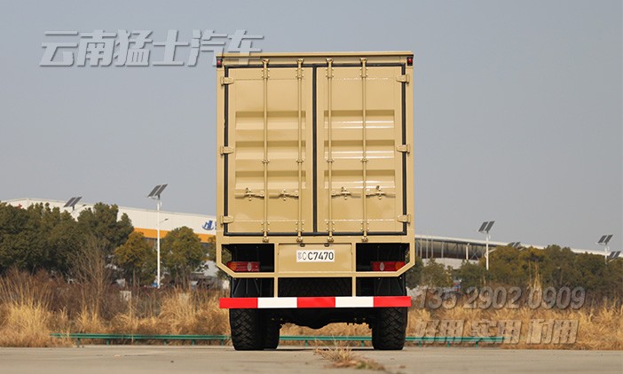 EQ2100越野廂卡,東風(fēng)6*6廂式車,六驅(qū)尖頭卡車,多用途越野專用車,戶外移動辦公車,移動方艙車,野外露營車,瓦楞板廂式車